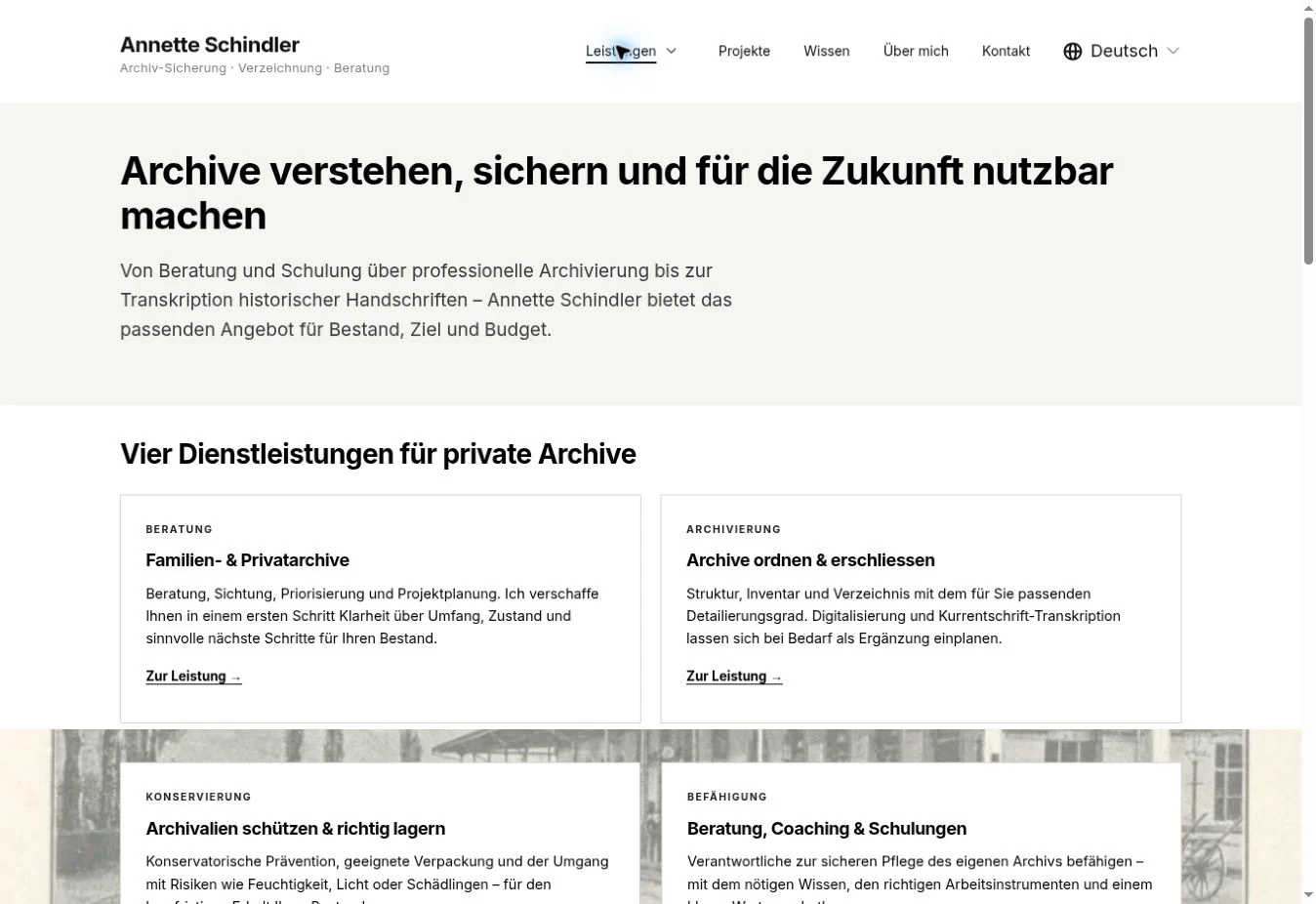 German-language service overview on Annette Schindler's website, covering advice, cataloguing, conservation and training