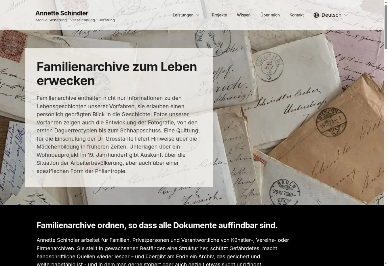 Deutsche Startseite der neuen Squarespace-Website von Annette Schindler mit Einstieg in ihre Archivdienstleistungen